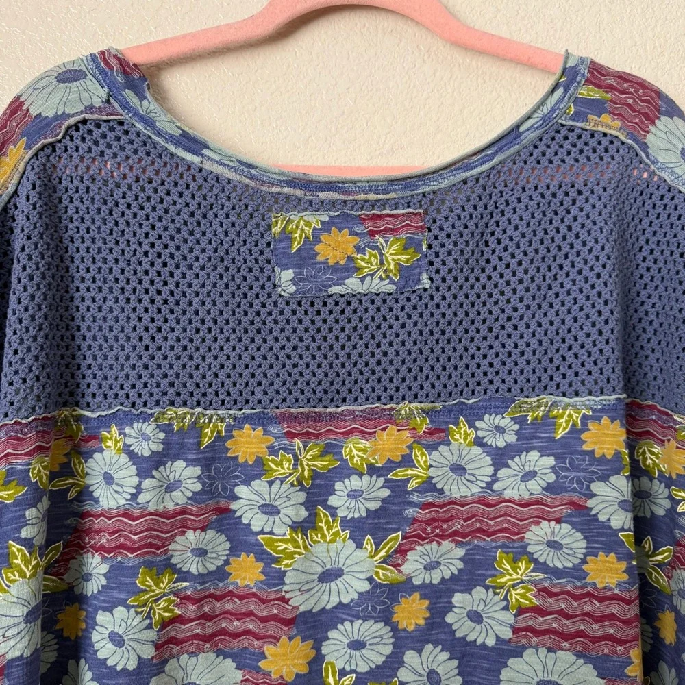 Free People Top Medium Beach Dreamin Floral Crochet Mesh Relaxed Boho Tee Cotton